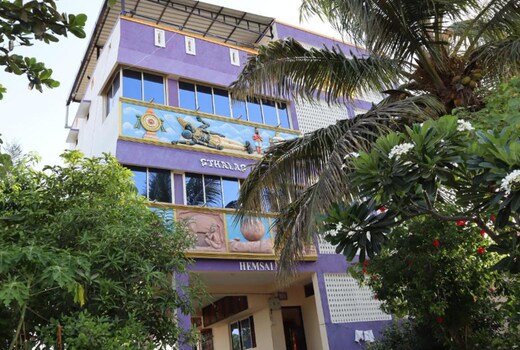 STHALAS SERVICE APARTMENT