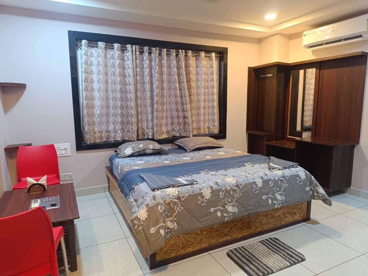 M Rooms