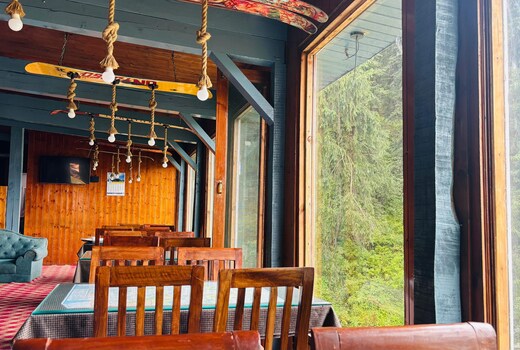 Global Hotel & Restuarant