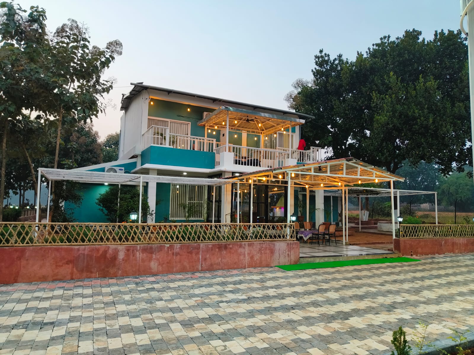 VANVASS HOTEL AND RESORT