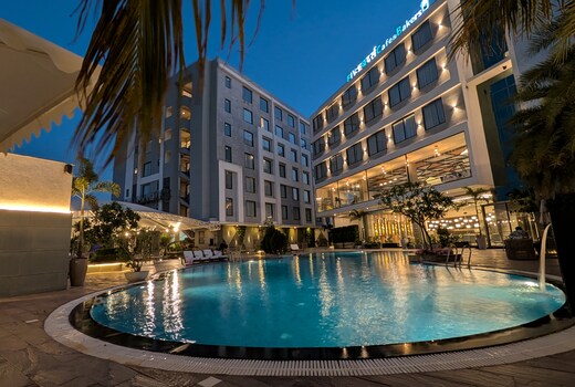 Love Kush Hotel