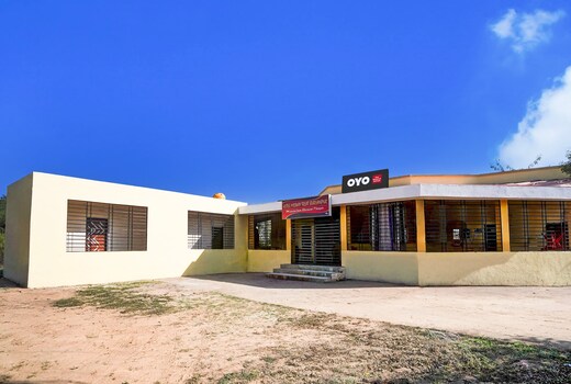 Hotel O Midwaytreat Burhanpur
