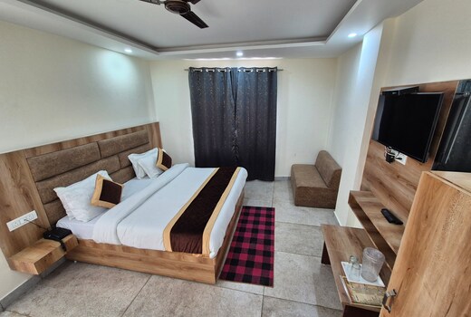 SAI SUNDER INN
