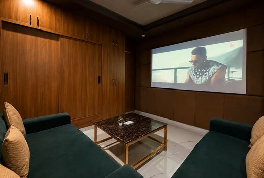 Instay 677 I 3bhk luxury Service Apartment Unitech Cyber Park