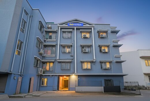 FabHotel Binayak Inn