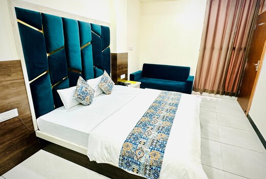 Hotel Golden Oasis