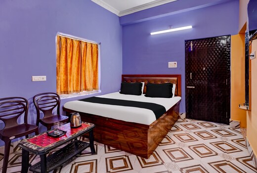 OYO 824156 HOTEL OM PALACE & BANQUET HALL
