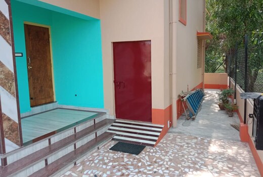 Mishras Hotel & Restaurant