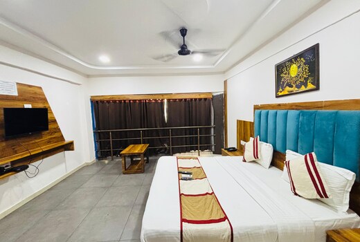 STAR HOTEL