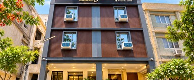 Mauryan Signature Hotel NHPC Metro