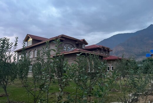 Country Hill Villa