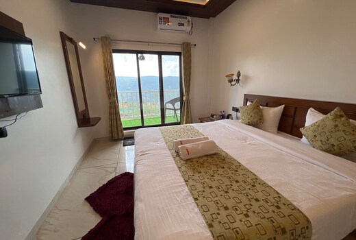 Gokuls Villa Deluxe Room ! Valley view