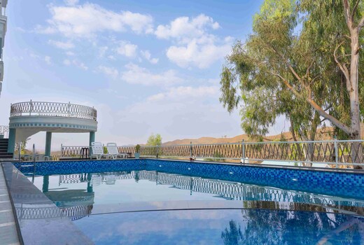 Dhar Villa