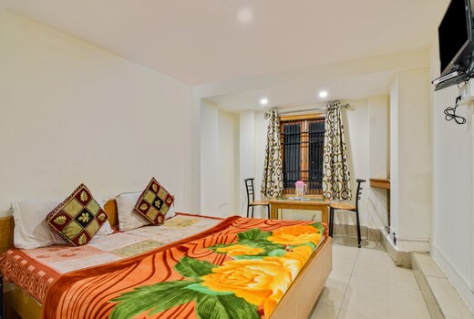 Pooja Guest House