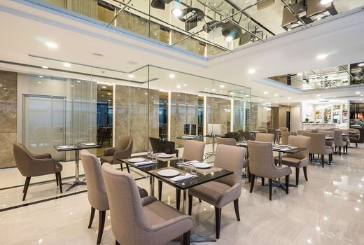 SureStay Plus Hotel by Best Western Sukhumvit 2