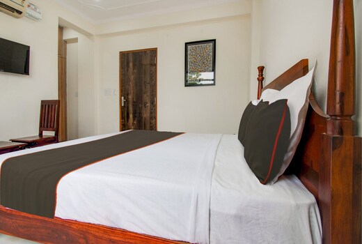 OYO Hotel Umrao opp big tree cafe ajmer road 200ft by pass highway king