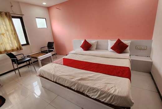 Hotel Sundara Palace