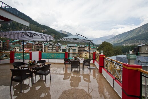 New Harmony Inn - 5 mins drive from Volvo Stand