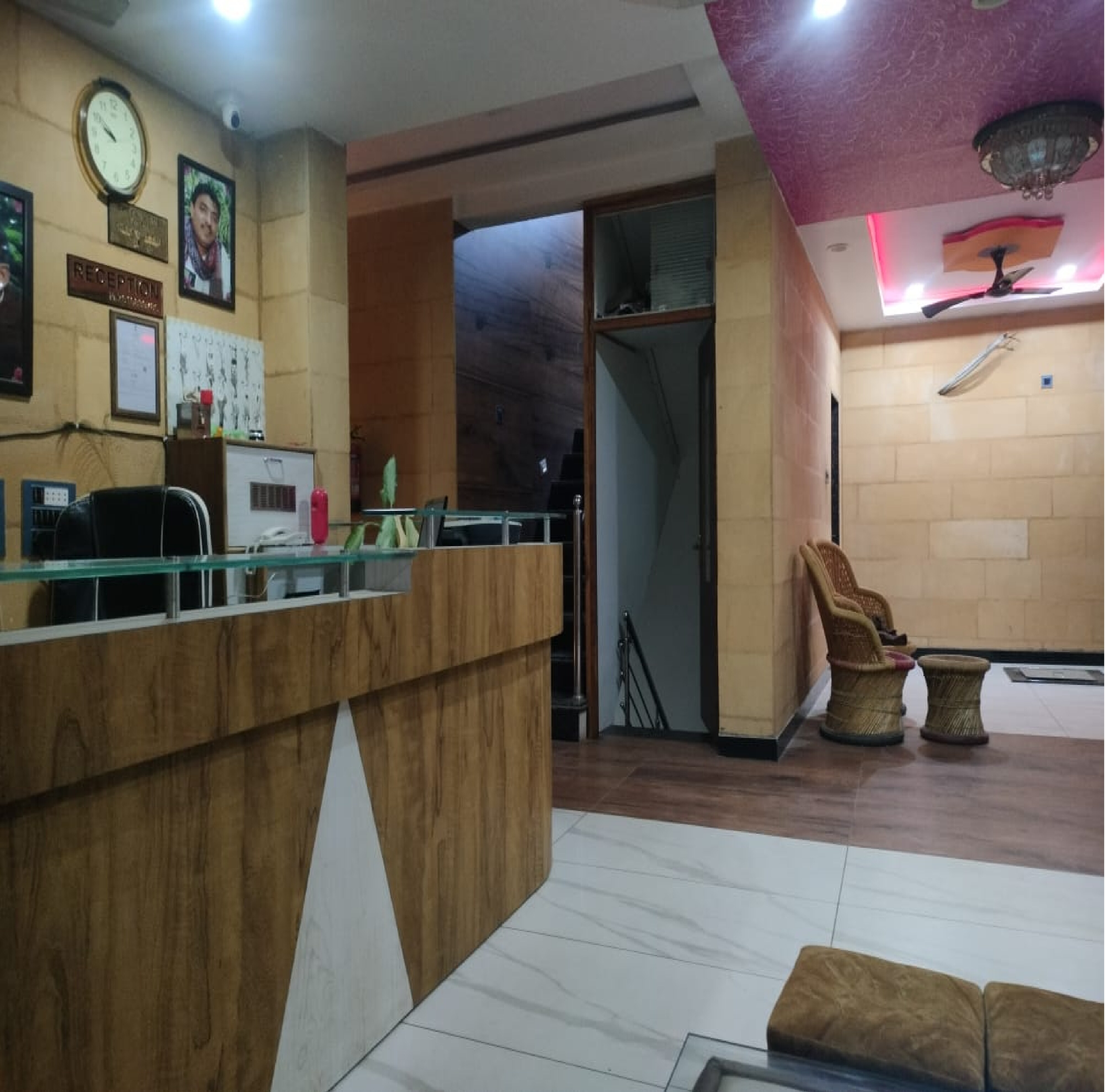 Hotel ZA ZA | Rooms and Restaurant