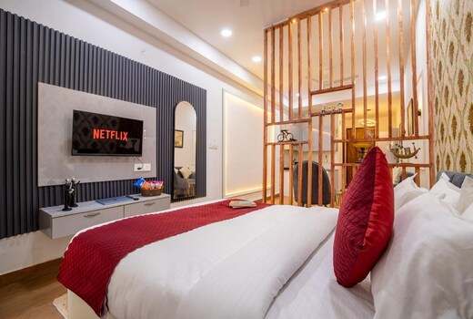 Noida extension Eco friendly Studio by Lusso stay