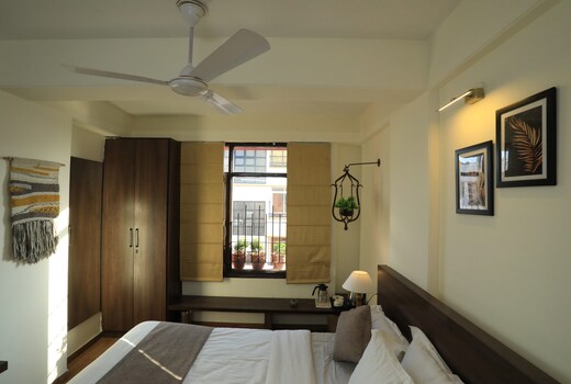 Deluxe room near railway station