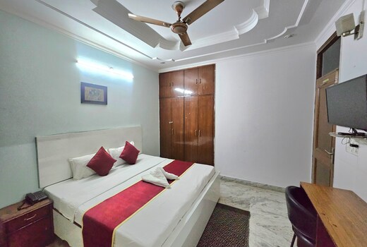 Hotel White Elephant