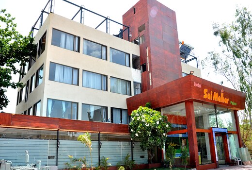 Hotel Malhar Palace