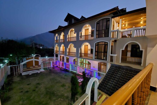Sweet Summer Homestay Srinagar