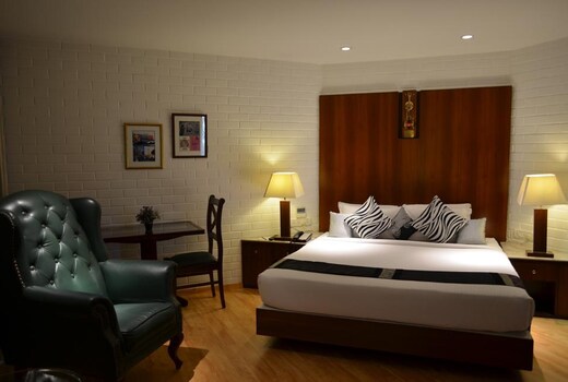 SFO Hotel and Suites