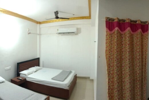 Hotel Sunsign & Hall
