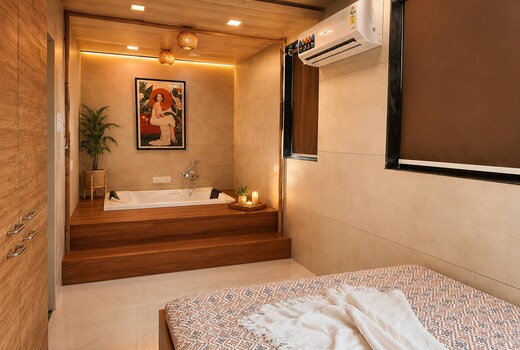 Jacuzzi BathTub Rooms in Shared Pool Villa Room1