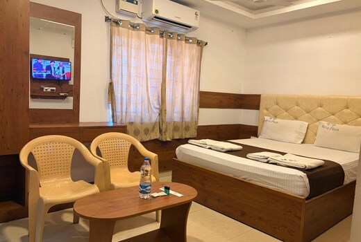 Reva Plaza Hotel