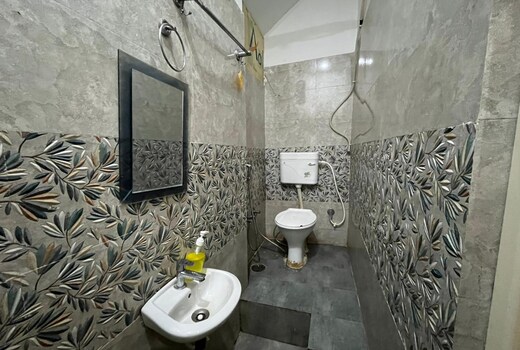 Hotel Vedas Villa - 15 mint From Ram Temple