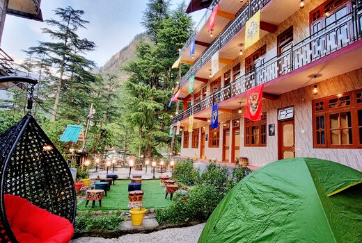 Misfits Hostel and Cafe | Near Mall Road