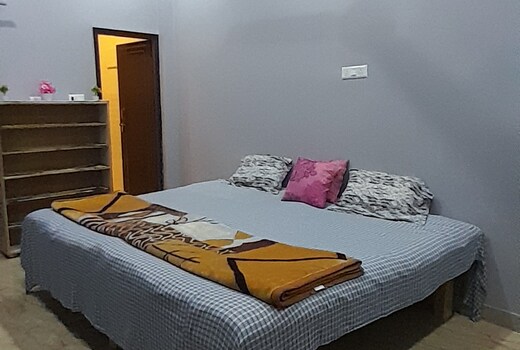 Santoshi Home Stay