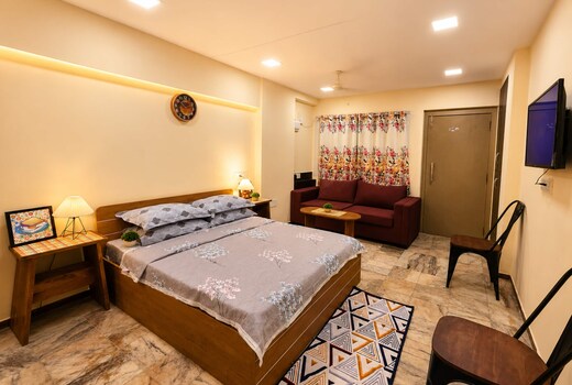 Chic & Spacious Studio Heart of Bandra W WiFi- 2