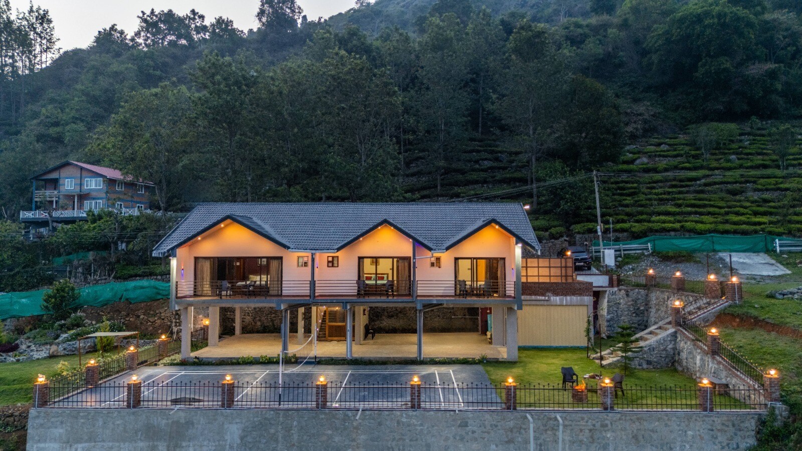 EKOSTAY - Over the Stream Villa