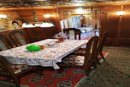 Houseboat Young Snow View | Lake-view Room