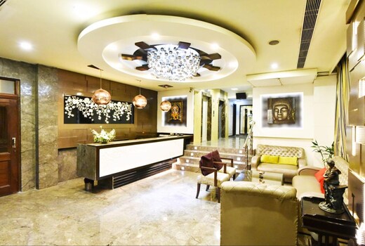 Hotel Shiraz Castle