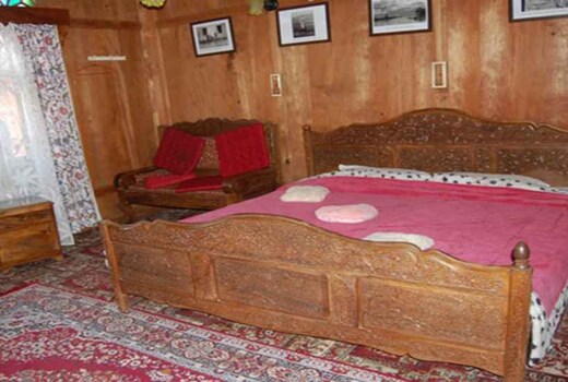 House boat Gulnar