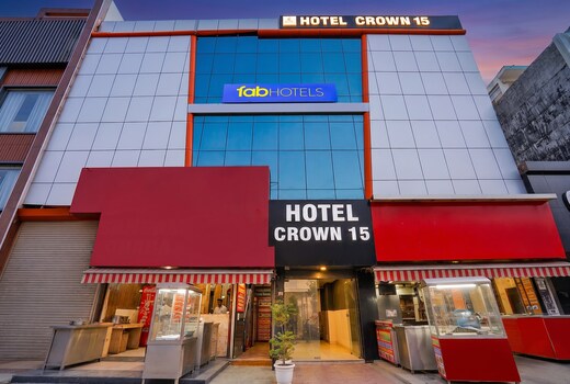 FabHotel Crown 15 - Noida Sector-15 Metro Station