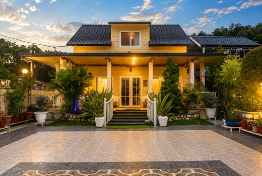 Silverleaf Cottage 2BR by Homeyhuts