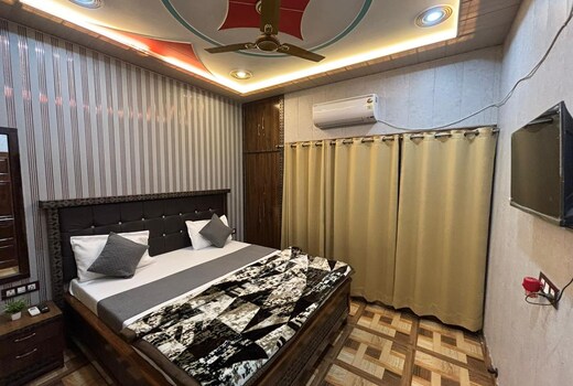 Hotel Ecstasy Inn - Varanasi