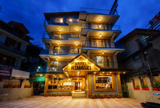 Hotel Himgiri -The Mall Road