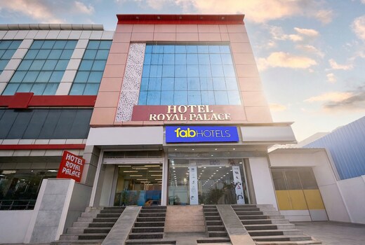 FabHotel Royal Palace Peera Garhi