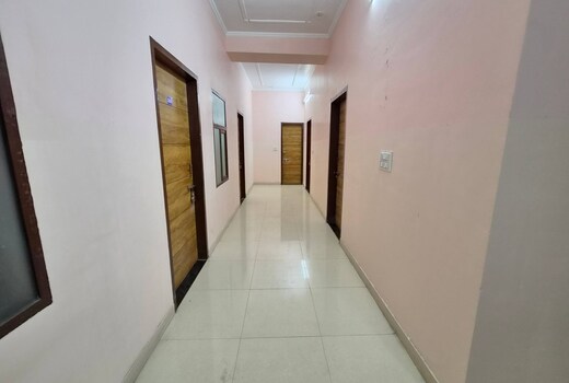Hotel Delight 103 Rooms Stay Airport Budget