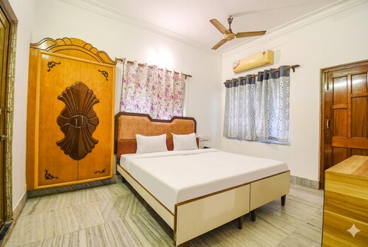 Hotel FE 66 inn Near Karunamoyee Bus Stand