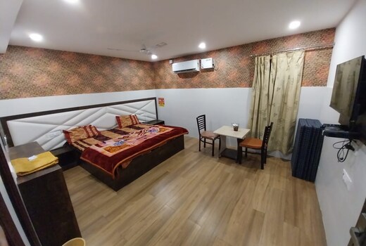 HOTEL ROYAL PLAZA