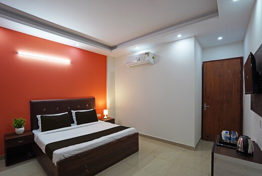 Hotel O Noida Stays