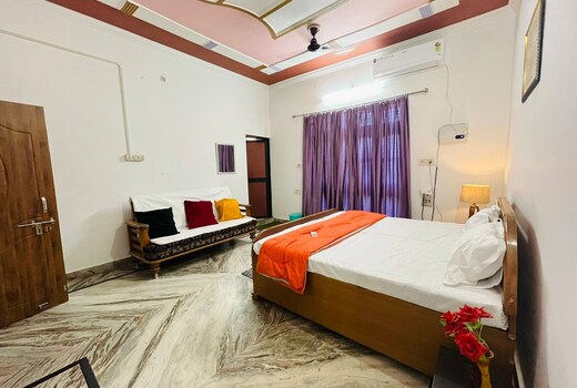 The green HomeStay apartment